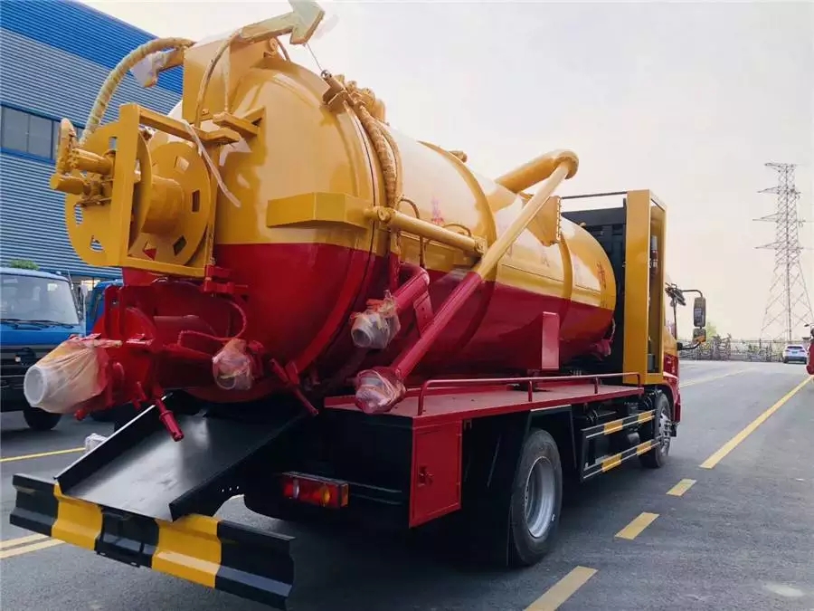 Veículo de limpeza e succção de esgotos Dongfeng 14 Tipo Fazheng Jinyi 210 cv