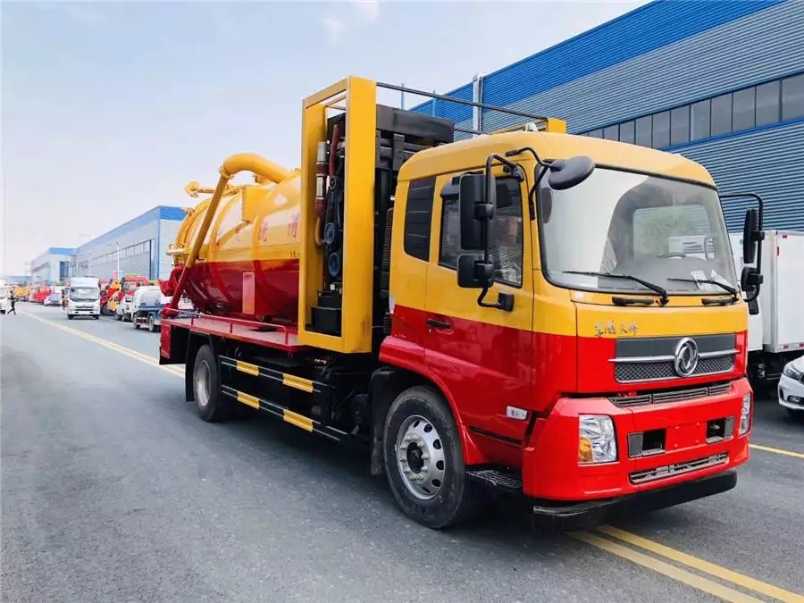 Veículo de limpeza e succção de esgotos Dongfeng 14 Tipo Fazheng Jinyi 210 cv