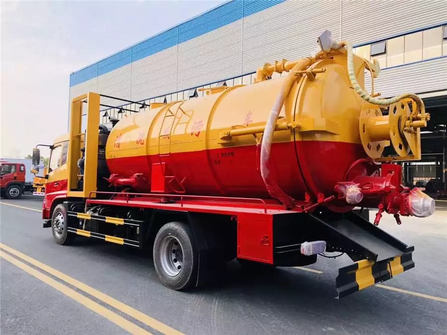 Veículo de limpeza e succção de esgotos Dongfeng 14 Tipo Fazheng Jinyi 210 cv