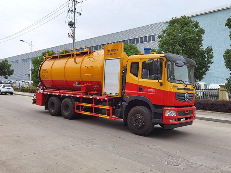 Veículo de limpeza e coleta de poeira traseiro oito rodas T5 da Dongfeng