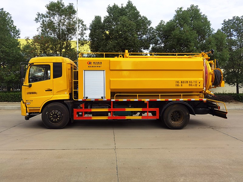 Veículo de Limpeza e Sução de Esgoto Quadrado de Tianjin Dongfeng