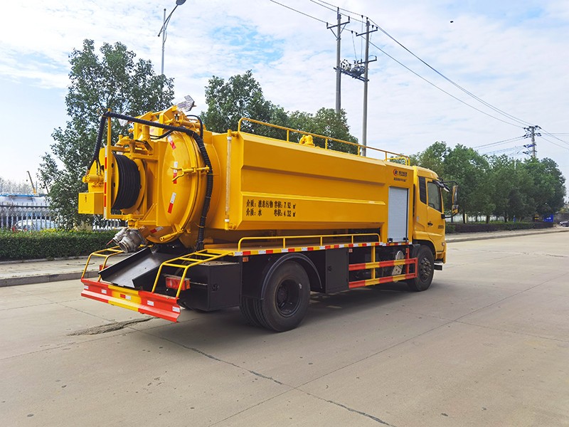 Veículo de Limpeza e Sução de Esgoto Quadrado de Tianjin Dongfeng