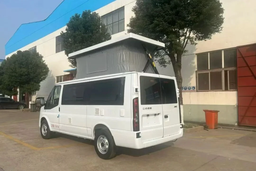 Jiangling Fushun van tipo de venda de eixo médio com teto ultra-baixo [com elevador de teto rígido]