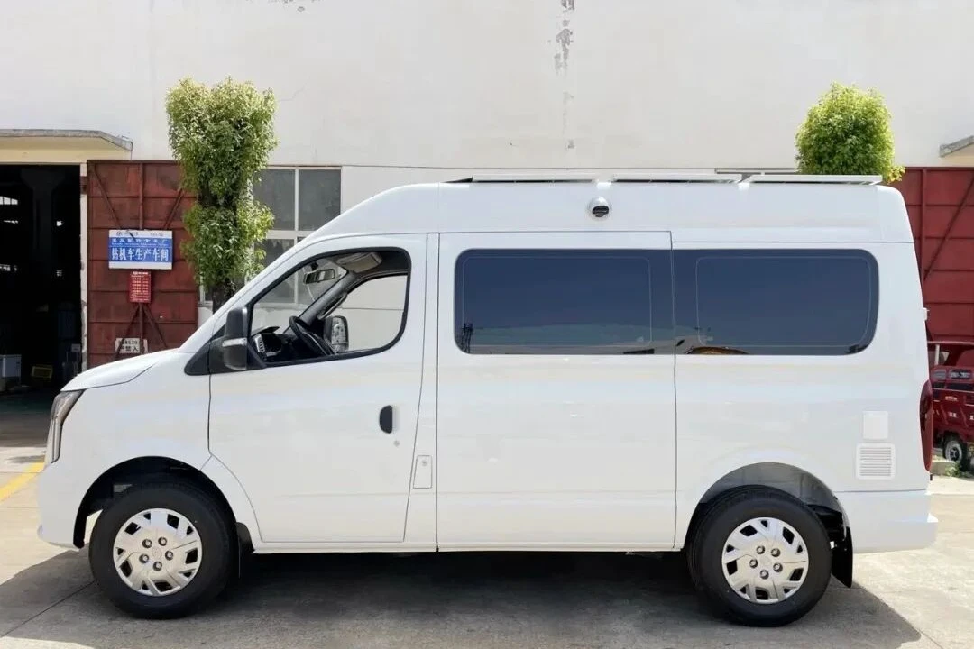 SAIC Maxus V80 Carro-Camping de Eixo Curto com Teto Central