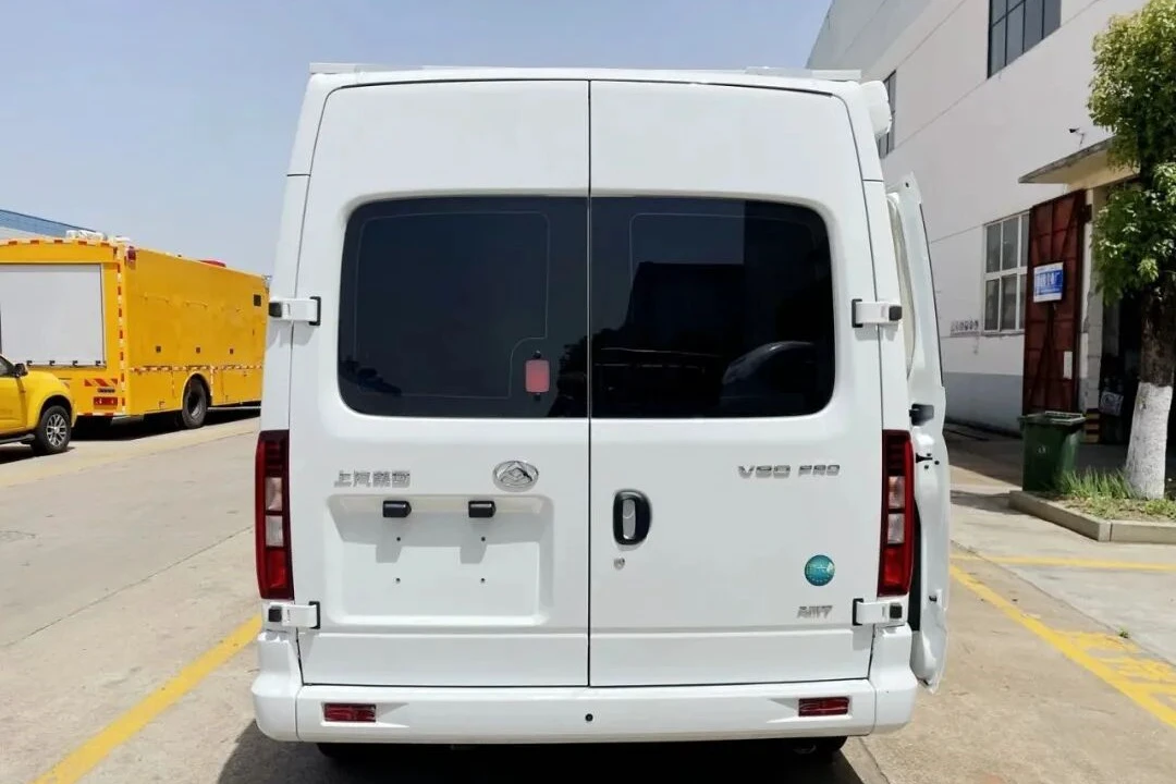 SAIC Maxus V80 Carro-Camping de Eixo Curto com Teto Central