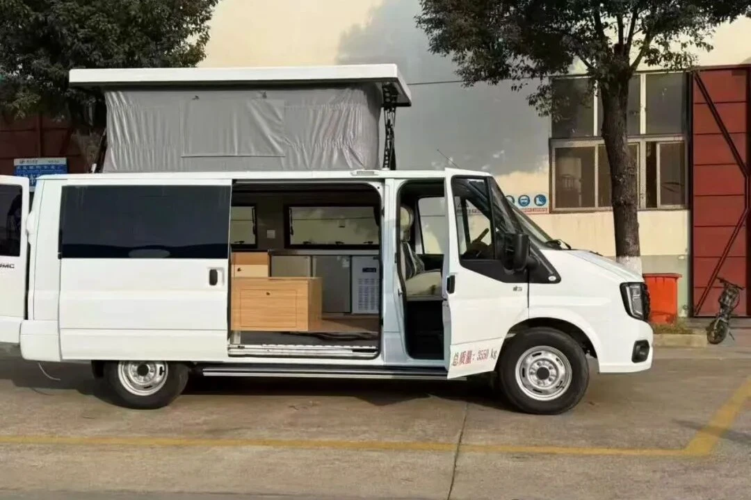 Jiangling Fushun van tipo de venda de eixo médio com teto ultra-baixo [com elevador de teto rígido]
